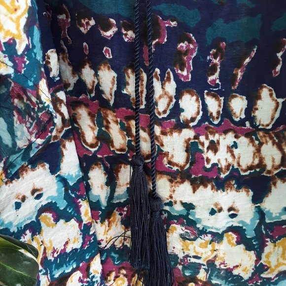 ODDY COLD SHOULDER CAFTAN-STYLE TRIBAL TOP - Picture 5 of 5